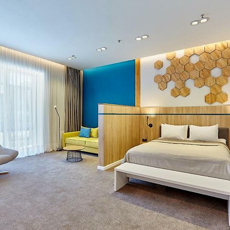 Aqua-Minsk Hotel Plus Екстериор снимка
